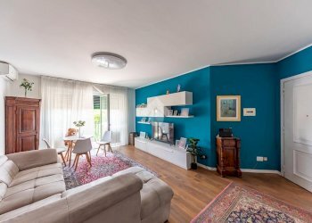 Three-room apartment Viale Rimembranze, Lainate - photo 4