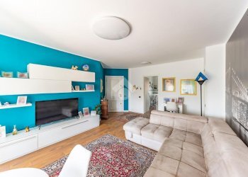 Three-room apartment Viale Rimembranze, Lainate - photo 7