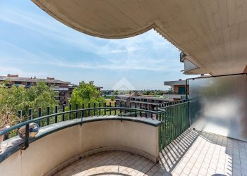 Three-room apartment Viale Rimembranze, Lainate - photo 9