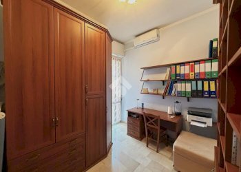 Three-room apartment Viale dello Stadio, Magenta - photo 14