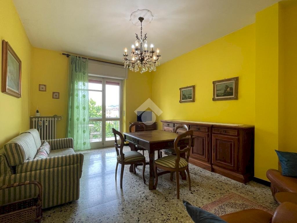 Three-room apartment Piazza Alessandro Zoppa, Canelli - photo 1