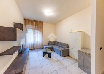 Two-room apartment Viale Lombardia, Rescaldina - photo 2