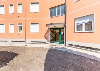 Two-room apartment Viale Lombardia, Rescaldina - photo 23