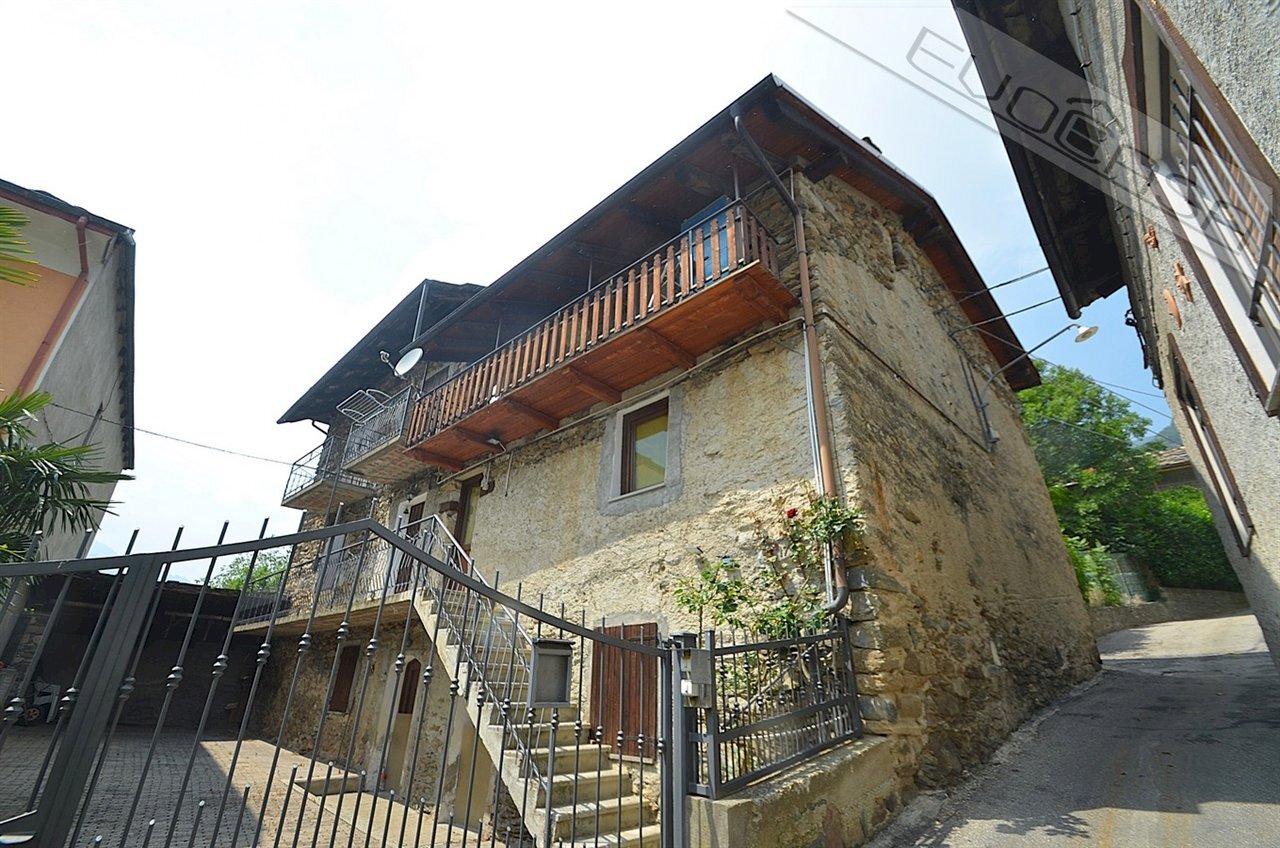 Porzione di casa Borgata Flandre 17, Roure - foto 1