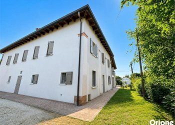 Porzione di casa Modena - foto 1