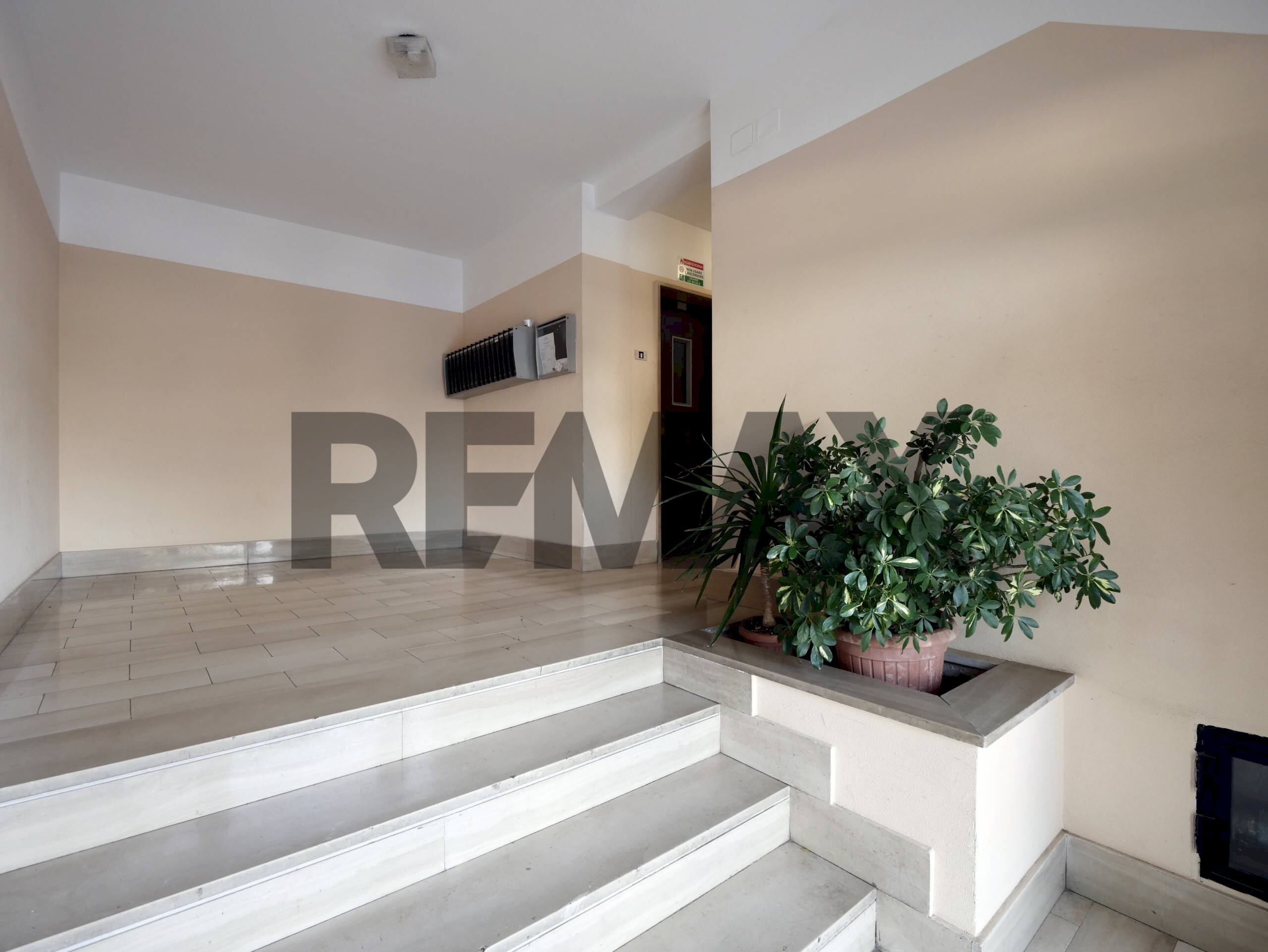 Ricezione / Lobby - Trilocale Via Angeloantonio Quaranta
13, Bari - foto 2