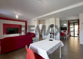 Sala da pranzo - Trilocale Via Angeloantonio Quaranta
 
13, Bari - foto 7