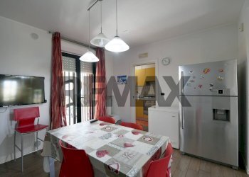 Sala da pranzo - Trilocale Via Angeloantonio Quaranta
 
13, Bari - foto 9