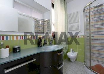 Bagno - Trilocale Via Angeloantonio Quaranta
 
13, Bari - foto 19