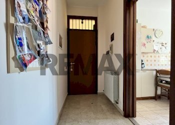 Hall / corridoio - Bilocale Via Matteotti
 
8, Porto Ceresio - foto 4