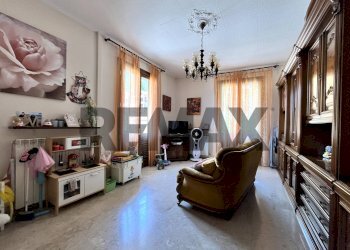 Soggiorno - Bilocale Via Matteotti
 
8, Porto Ceresio - foto 8