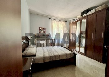 Camera / camera da letto - Bilocale Via Matteotti
 
8, Porto Ceresio - foto 13