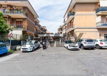 Edificio all\'aperto - Apartment Via Treviso
 
8, Mascalucia - photo 1