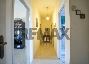 Hall / corridoio - Appartamento Villaggio Sant'Antonio Abate
 
interno 6, Camporotondo Etneo - foto 6