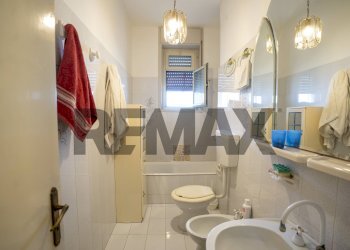 Bagno - Appartamento Villaggio Sant'Antonio Abate
 
interno 6, Camporotondo Etneo - foto 19