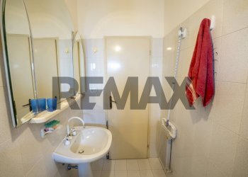 Bagno - Appartamento Villaggio Sant'Antonio Abate
 
interno 6, Camporotondo Etneo - foto 20