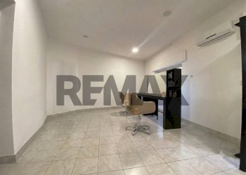 Ufficio - Semi-detached house Corso Sicilia
 
14, Torregrotta - photo 3