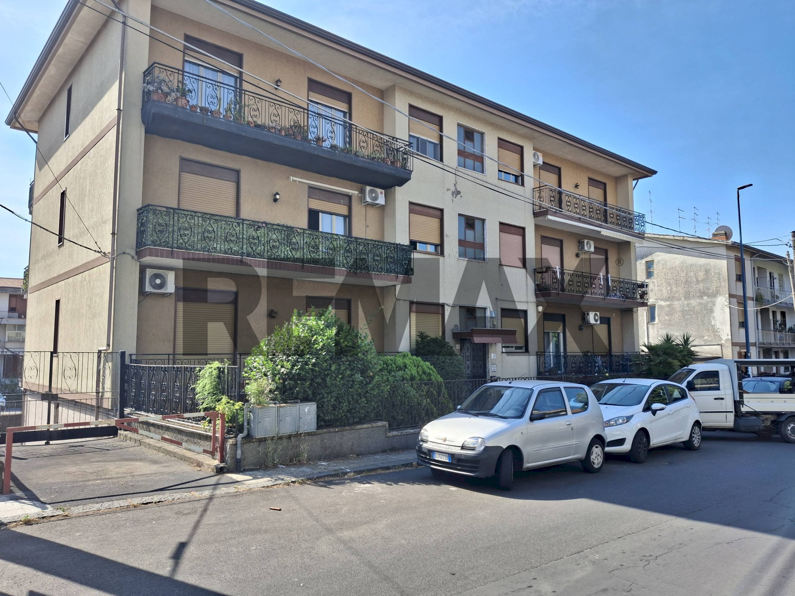 Edificio all\'aperto - Four-room apartment Via Guglielmo Marconi
 
24, Pedara - photo 2