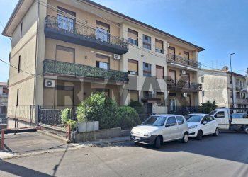 Edificio all\'aperto - Four-room apartment Via Guglielmo Marconi
 
24, Pedara - photo 2
