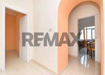 Hall / corridoio - Quadrilocale Via Giuseppe Fava
 
75, Catania - foto 8