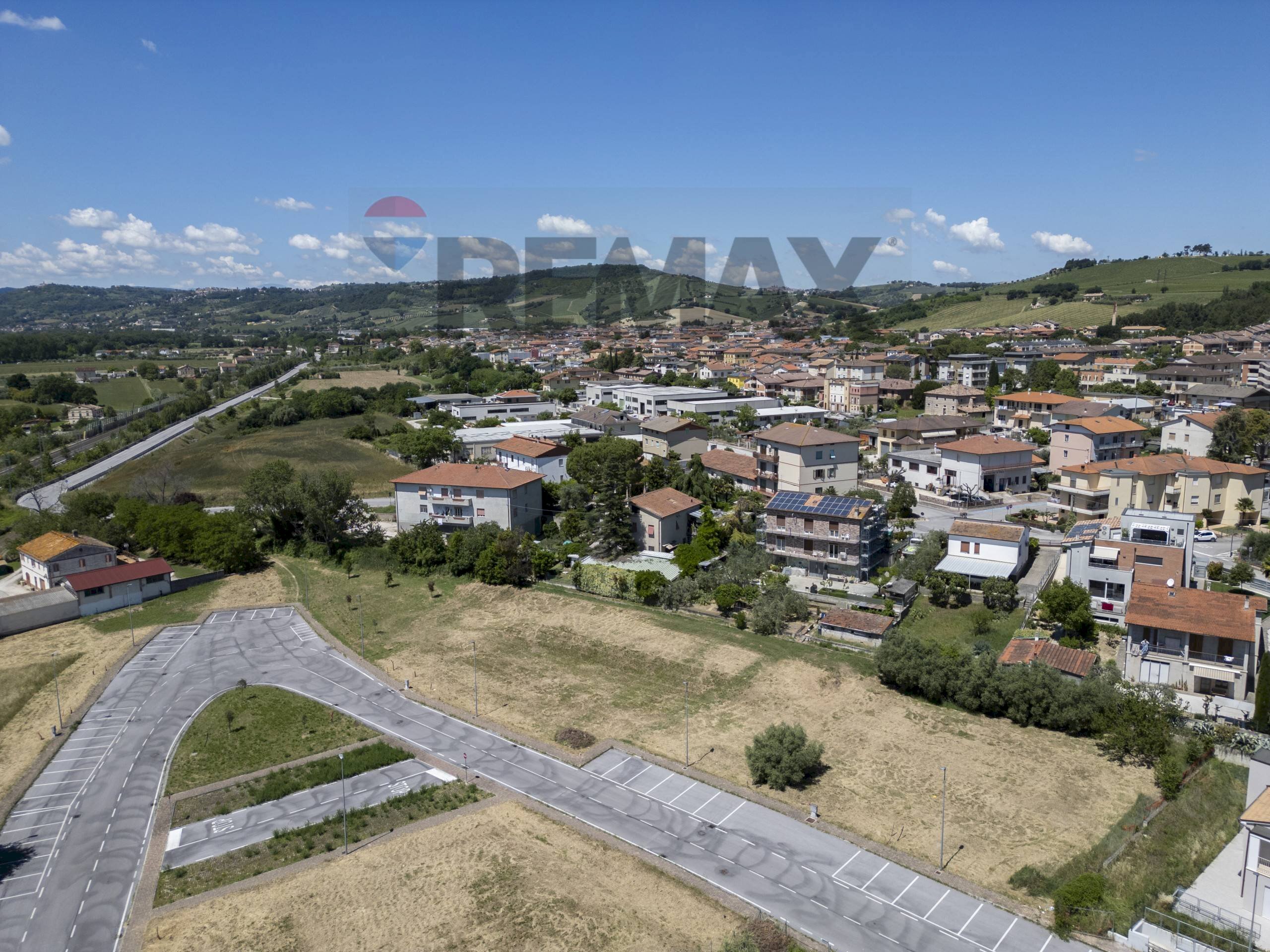 Edificio all\'aperto - Terreno edificabile Via Giovanni Falcone
 
snc, Castelbellino - foto 2