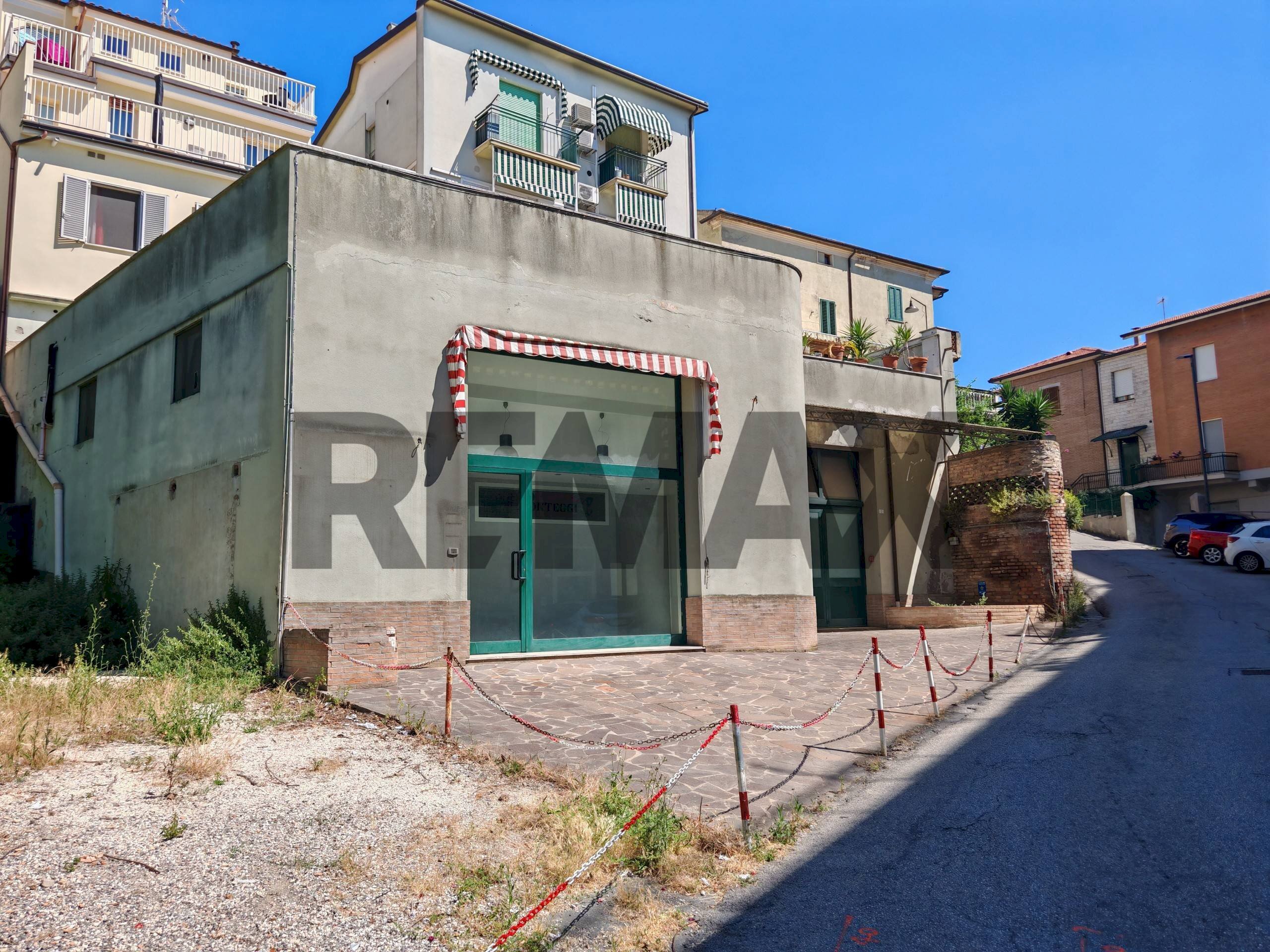 Casa all\'aperto - Shop VIA IGINO SIMBOLI
 
2, Recanati - photo 1