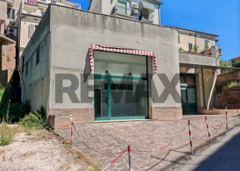 Casa all\'aperto - Shop VIA IGINO SIMBOLI
 
2, Recanati - photo 3