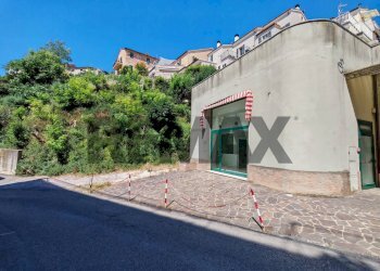 Casa all\'aperto - Shop VIA IGINO SIMBOLI
 
2, Recanati - photo 4