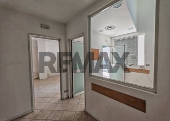 Hall / corridoio - Shop VIA IGINO SIMBOLI
 
2, Recanati - photo 41