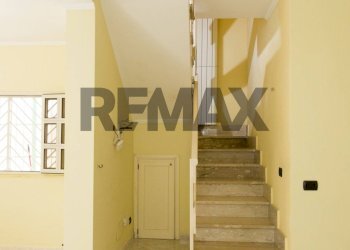 Scale - Villa a Schiera Via dei Gelsi
 
187/189, Anzio - foto 24