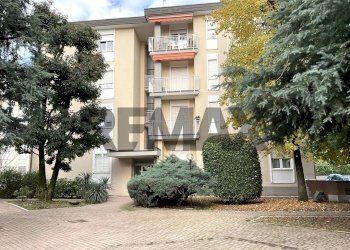 Edificio all\'aperto - Trilocale Via XXV Aprile
 
6, Arese - foto 5