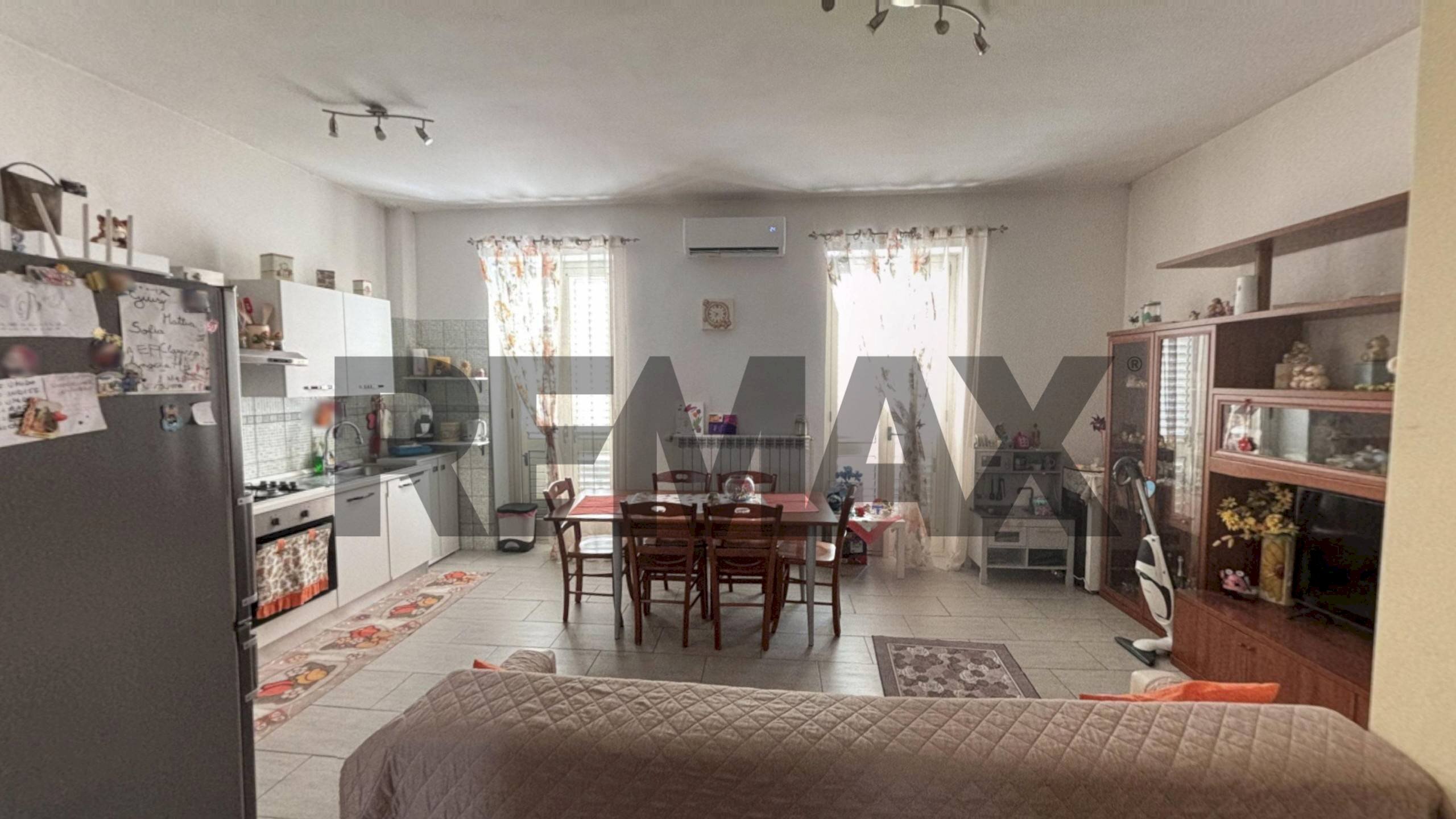 Sala da pranzo - Three-room apartment Via Torre di Lupo
 
29, Mattinata - photo 1