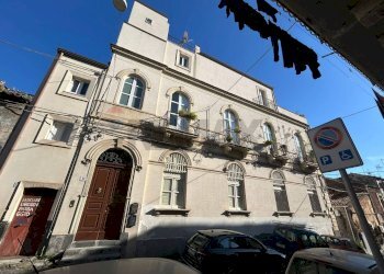 Edificio all\'aperto - Casa semi indipendente Via Della Palma
 
60, Catania - foto 3