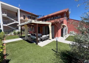 Casa all\'aperto - Independent house Via Monte Nero
 
13, Arona - photo 1
