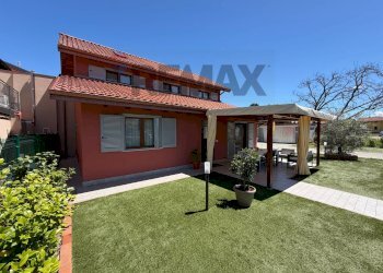Casa all\'aperto - Independent house Via Monte Nero
 
13, Arona - photo 4