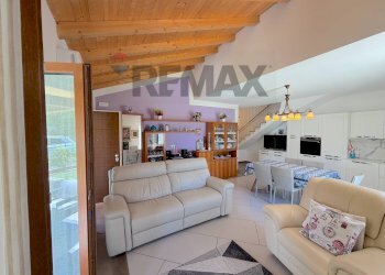 Sala da pranzo - Independent house Via Monte Nero
 
13, Arona - photo 15