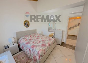 Camera / camera da letto - Independent house Via Monte Nero
 
13, Arona - photo 31