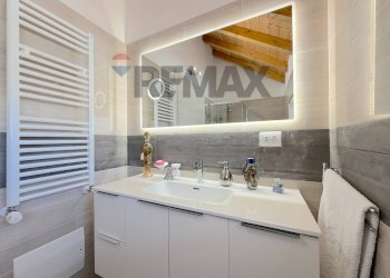 Bagno - Independent house Via Monte Nero
 
13, Arona - photo 52