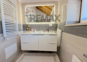 Bagno - Independent house Via Monte Nero
 
13, Arona - photo 53