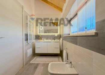 Bagno - Independent house Via Monte Nero
 
13, Arona - photo 54
