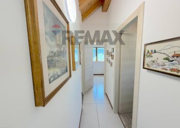 Hall / corridoio - Independent house Via Monte Nero
 
13, Arona - photo 61