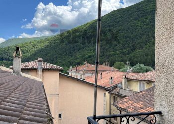 Vista delle montagne - Casa indipendente VIA SANNITA
 
11, Villetta Barrea - foto 8