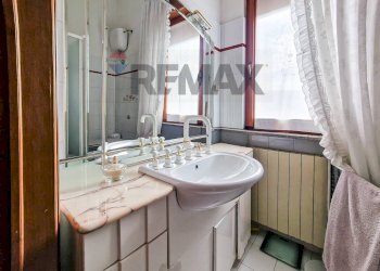 Bagno - Independent house Via Genovese
 
1, San Benedetto dei Marsi - photo 24