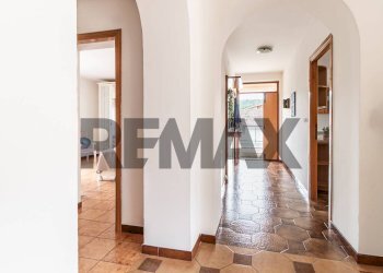 Hall / corridoio - Apartment Via Cavour
 
57, Lettopalena - photo 51