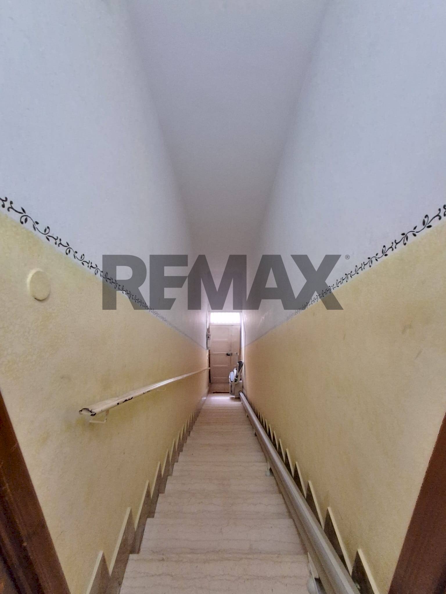 Scale - Casa indipendente via isonzo
77, San Vito dei Normanni - foto 2