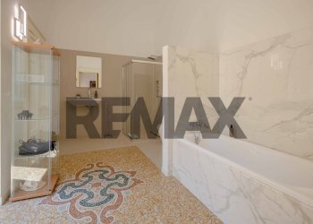 Bagno - Three-room apartment Via Boemondo
9, Bari - photo 20