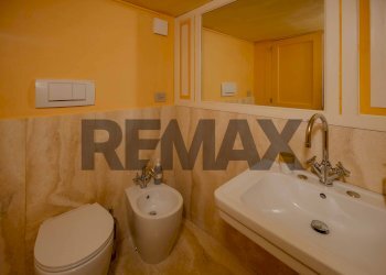 Bagno - Three-room apartment Via Boemondo
9, Bari - photo 26