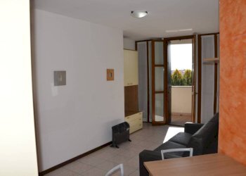 Ufficio - Appartamento via Alessandro Volta, 20, Cardano al Campo - foto 5