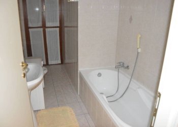 Bagno - Appartamento via Alessandro Volta, 20, Cardano al Campo - foto 7