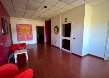 Interno non residenziale - Office strada Statale Ticinese, Borgo Ticino - photo 11